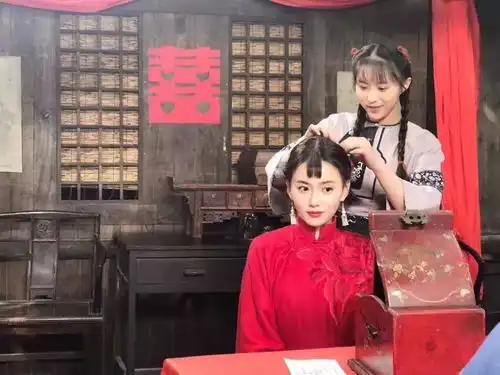 经常被看到在剧组研究剧本的她,七年来演技到底提高了吗
