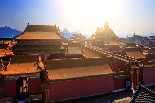 追了这么多年的宫斗剧,搞半天不是在北京故宫拍的,而是在这里