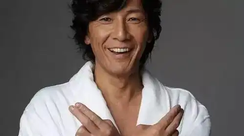 加藤鹰
