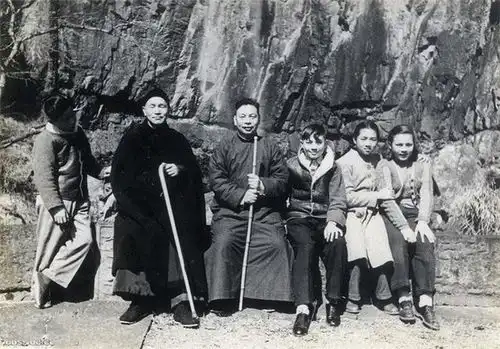 1996年,李登辉公然撤掉两蒋陵墓守卫,宋美龄是时候考虑移灵了