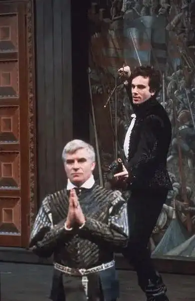 哈姆雷特不属于一个时代,而属于所有的世纪
