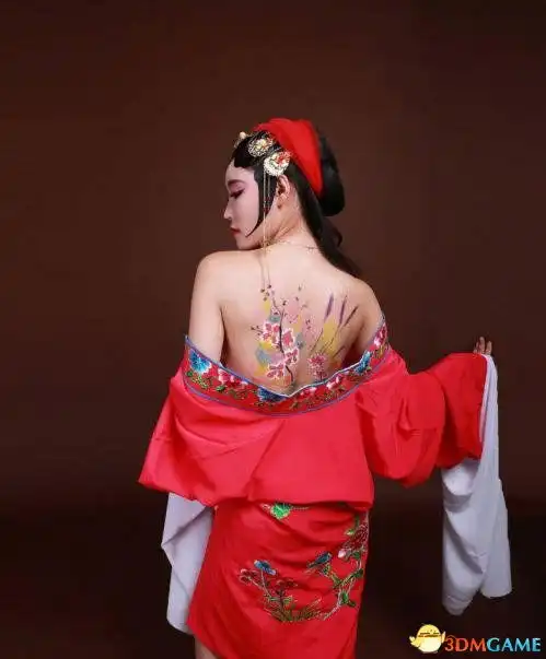 高清组图上戏校花钱晓琪京剧写真裸背彩绘变名伶
