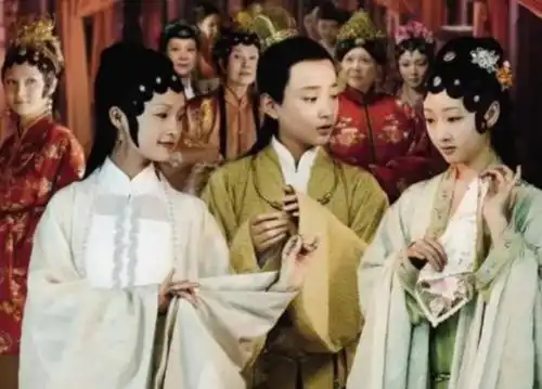 红楼梦定妆照意外曝光,杨洋稚气未脱,蒋梦婕并非初始林黛玉
