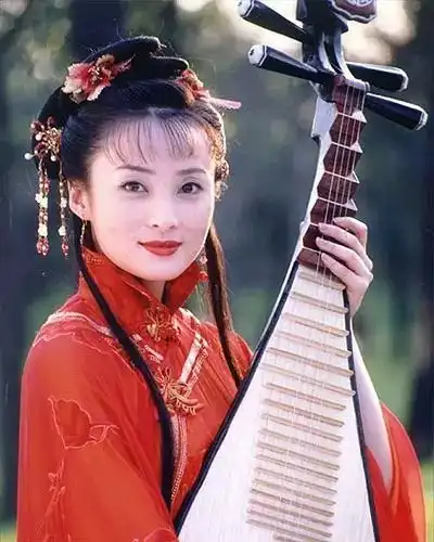 42岁蒋勤勤复出江湖颜值逆天纯元皇后果然美过甄嬛娘娘孙俪陈建斌好眼光
