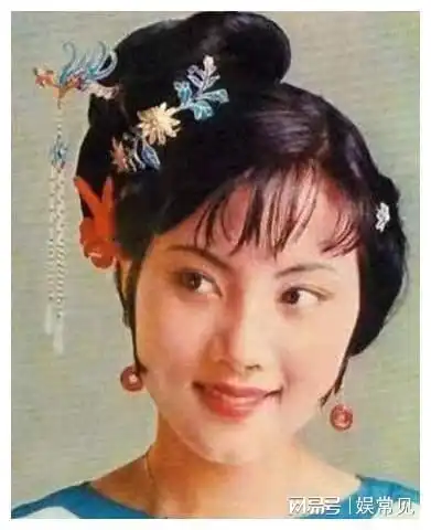 87红楼梦试妆照,陈晓旭像哪吒,张莉成村姑,只邓婕hold住了
