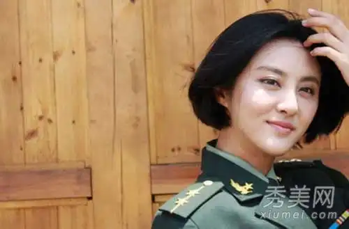 范冰冰为甘露之星裸身双面像双胞胎