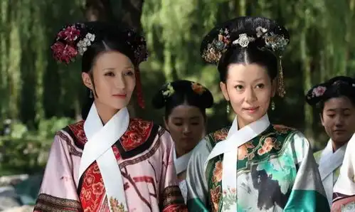 甄嬛传华妃篇8蠢齐妃看不清形势,华妃四面暗箭,熹妃面临陷阱
