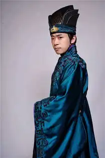 东斗白发王妃杀青实力诠释宫廷大公公
