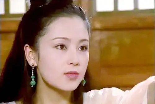 因为美貌,她的洗澡水和面做成月饼被人争相抢购,但最后
