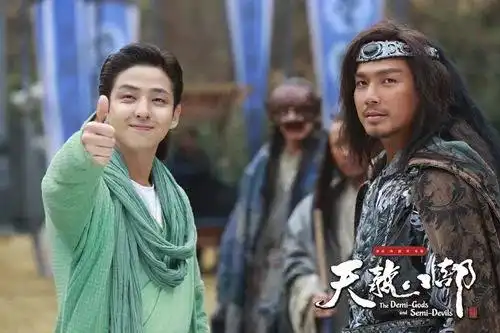 让杨幂发际线公开受审,把汤唯扮成最丑太后,亚洲换头神手就这
