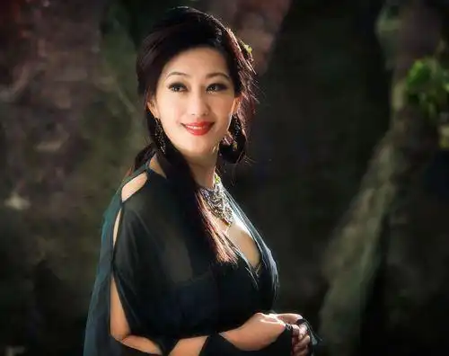 她与外籍男友相恋11年,却被骗走4亿身家,现如今沦落至此