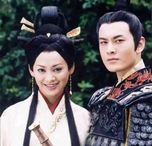 教主黄晓明的六段感情,收割秦岚胡可后娶baby,今感情疑破裂
