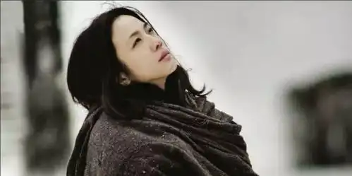 汤唯回归一个大写的佛系文艺女青年
