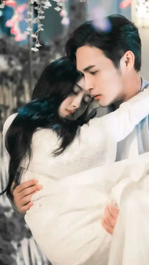 为什么景甜的悲伤蛙双眼皮可以修复成富贵花,温婉却像镰刀砍过