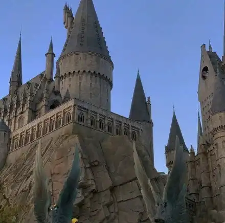 网曝北京环球影城哈利波特园区实景图