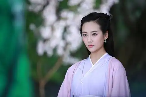 明明长的很漂亮却火不起来的8位女星,谁最可惜
