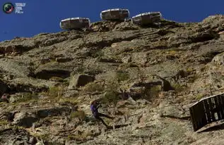 天空小屋挂在悬崖绝壁上的旅馆