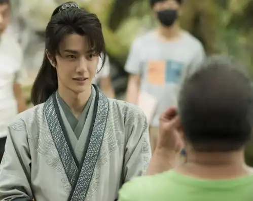 疑似有翡副导谈差评,替赵丽颖叫屈怒骂王一博团队狗眼看人低
