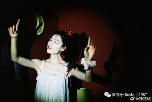 十位乐评人品鉴钟楚曦monica芳华女孩化身致敬张国荣复古女伶

