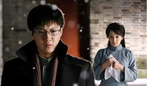 他16岁丧父为家里还债,因没钱惨遭女友抛弃,如今39岁家产过亿