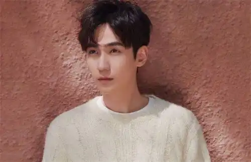 羊驼朝朱一龙吐口水是什么情况朱一龙是怎样做到萌而不自知的
