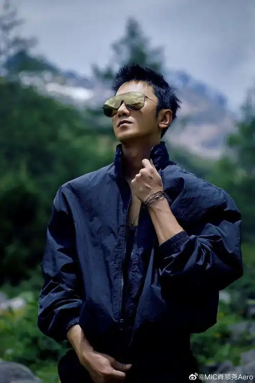 与檀健次同团出道,演过与君初相识在莲花楼饰演武痴笛飞声魅力不减
