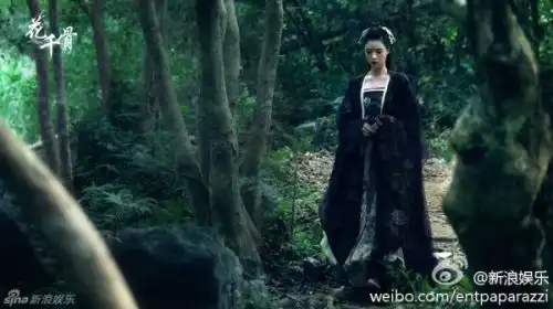 赵丽颖战胜郑爽袁姗姗高票当选金鹰女神赵丽颖成名路盘点
