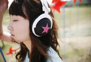 寻找一张女孩闭上眼睛听歌的图片
