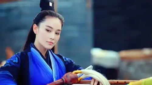 倚天中最厉害的武器,质地坚硬无比,连倚天屠龙都奈何不了它
