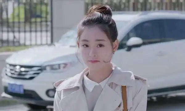 谈判官商碧晨羡慕童薇的知性美,给自己,暗暗加油
