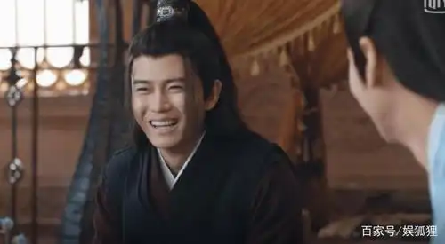 同样是任嘉伦的剧,双平台播出,为何暮白首连锦衣之下零头都没