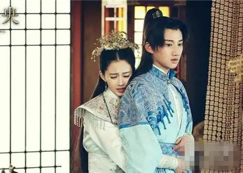 锦绣未央二弟李敏德竟撞脸微微一笑中的他
