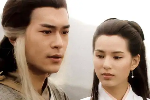 郭靖死后,是谁救了郭芙不是杨过,你看金庸删了哪位高手就懂了