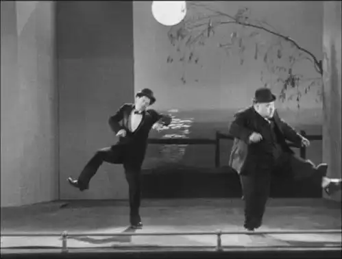 向中国经典电影致敬艺海风光一江春水向东流来影城重温黑白经典
