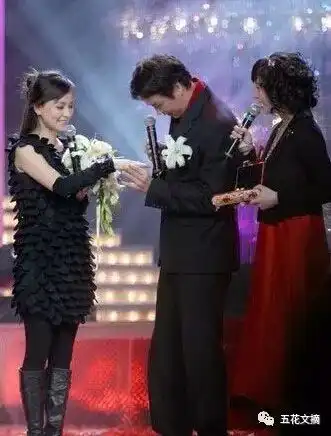 从台湾第一酒窝美女到百亿微商教母老公因一帘幽梦成名为她抛弃前妻退出娱乐圈婚后做9次试管婴儿吃尽苦头47岁仍有冻龄美颜