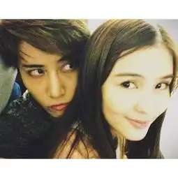 泰版浪漫满屋惊人特辑预告mike与aom车内拥吻图
