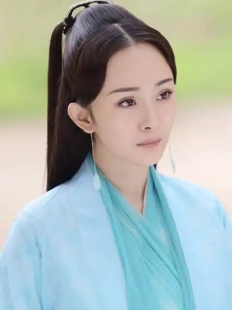 杨幂在这部剧里一人分饰五角,演技精湛,最后一个很多人都没发现