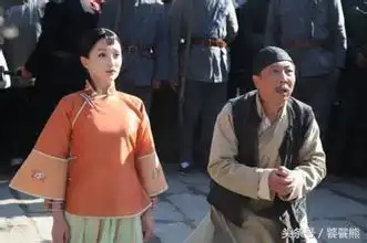 赵本山老搭档,58岁走红,女儿个个是大牌,演他妻
