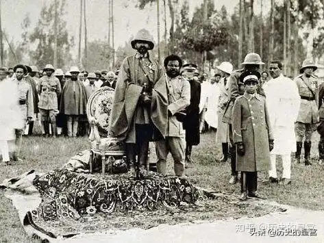 埃塞俄比亚末代皇帝,在位45年离奇死亡,遗体失踪17年才找回
