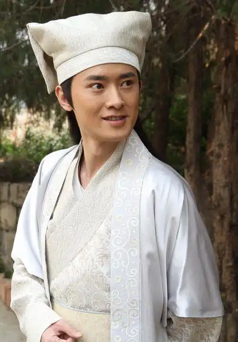 任泉早就结婚了,妻子不靠家世靠实力