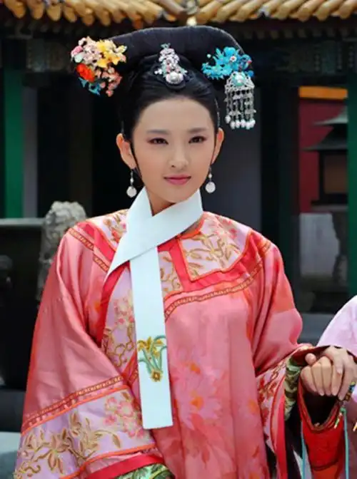 唐艺昕官宣确实是有好消息了,张若昀甜蜜转发喜讯