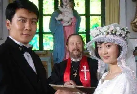 她是情深深雨蒙蒙第一美人,当红时嫁给穷小子,丈夫是宠妻狂魔
