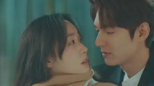 复出的李敏镐,在平行宇宙之间穿梭往来