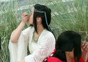 古剑奇谭曝片场花絮杨幂搞怪晒基友照
