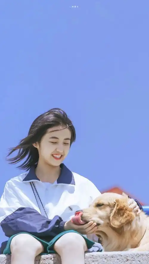 有无张子枫无水印高清的照片呀
