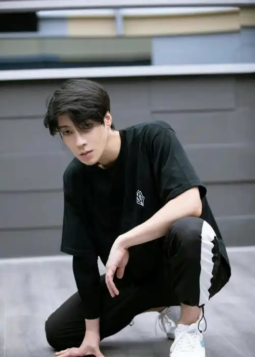 11位艺人改名原因曝光任嘉伦被嘲改名最失败白鹿本名意想不到