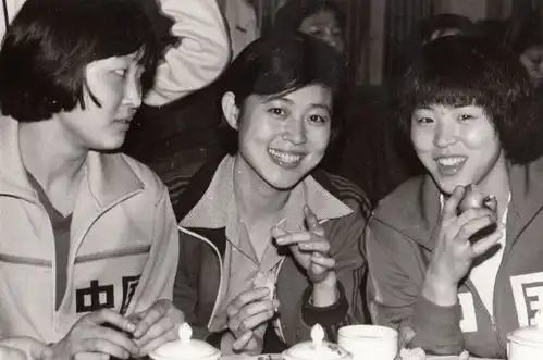 回顾倪萍感谢陈凯歌不娶之恩,如今她儿子孝顺,丈夫是好男人