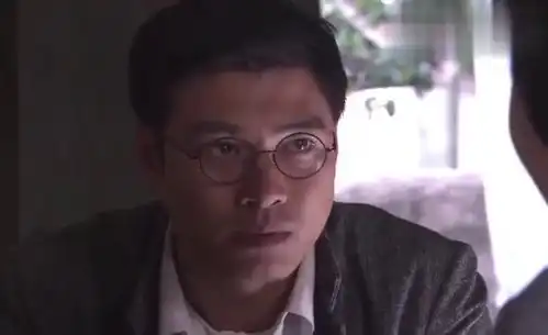 来不及说我爱你美女突然表白,男人瞬间呆若木鸡,这就是惊喜