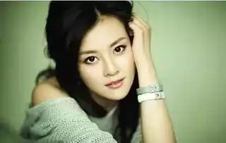 她是最美干妈,与贾静雯是铁打的闺蜜,被冠以小三专业户,如今被赵又廷宠成18岁小女人
