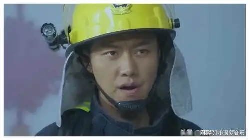 演员赵荀盆骨破碎,腰被打入三颗钢钉,李二牛爆改成日系美男
